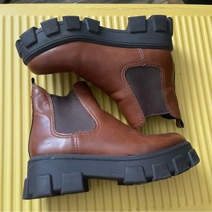 Circus by Sam Edelman Womens Darielle Lug Sole Platform Ankle Boots